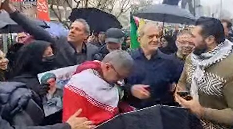 تصاویر پزشکیان، اژه‌ای، رادان، لاریجانی و دیگر مقامات در راهپیمایی 22 بهمن