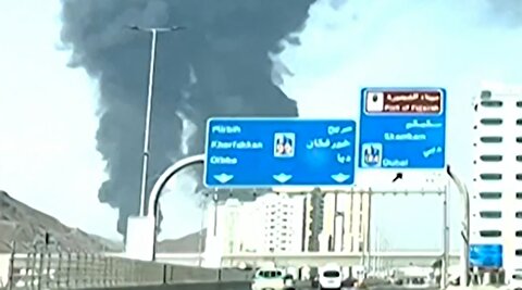 تصاویر ستون‌های دود عظیم در فجیره امارات
