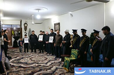 عکس: تکریم خانواده شهدای جنگ تحمیلی رمضان