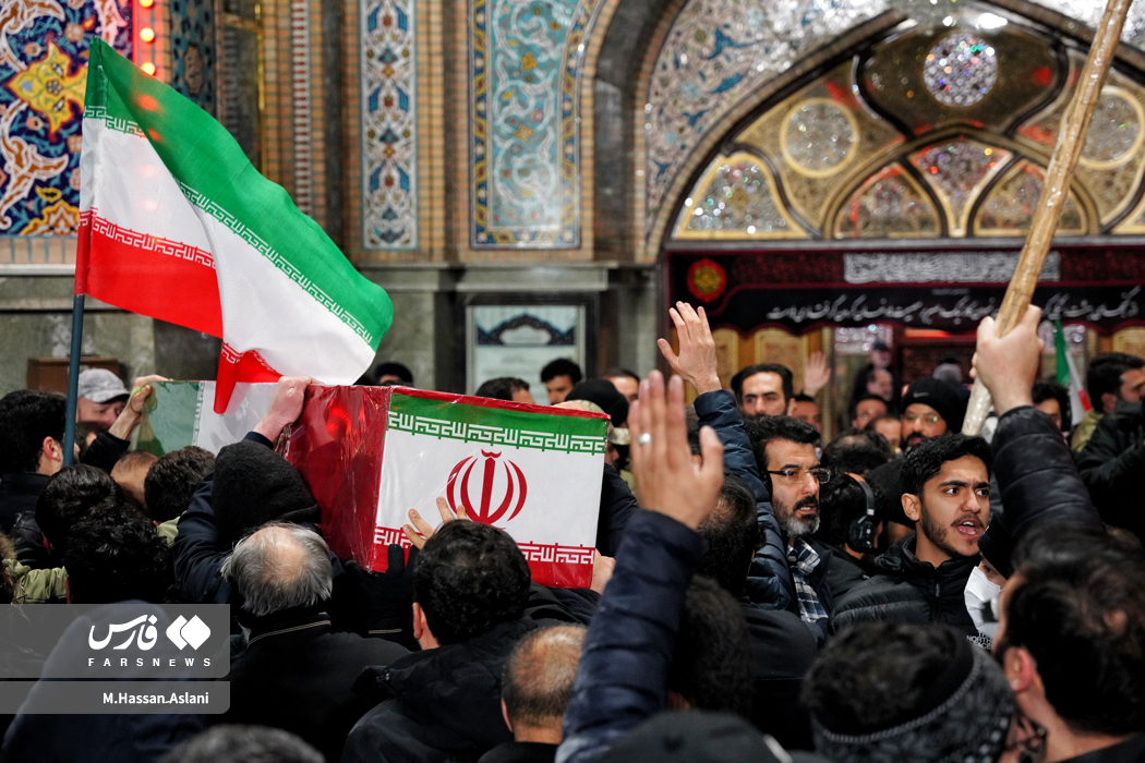 طواف پیکر شهدای دنا در حرم امام زاده صالح (ع)