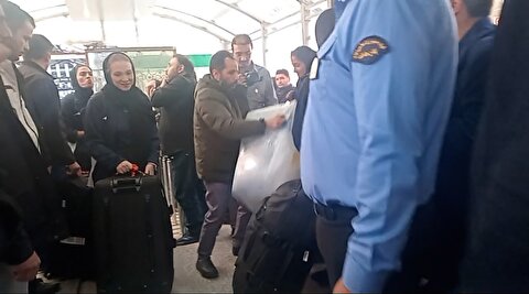 تصاویر ورود کاروان تیم ملی فوتبال بانوان ایران به کشور