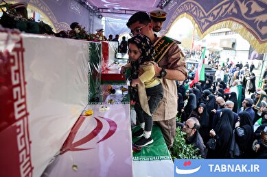 عکس: مراسم تشییع قهرمانان ناو دنا، علی لاریجانی و غلامرضا سلیمانی