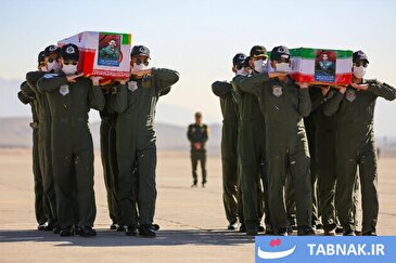 عکس: تشییع شهدای سقوط بالگرد در اصفهان