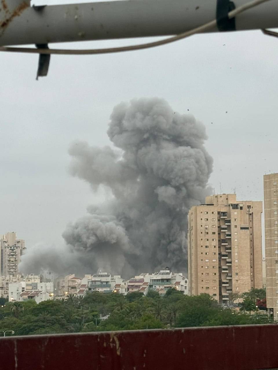 موج جدید شلیک موشک ایرانی به سوی سرزمین&zwnj;های اشغالی / آژیرهای خطر به صدا درآمد/عراقچی: تصمیم نهایی درخصوص توقف عملیات نظامی از سوی ما متعاقبا اتخاذ خواهد شد