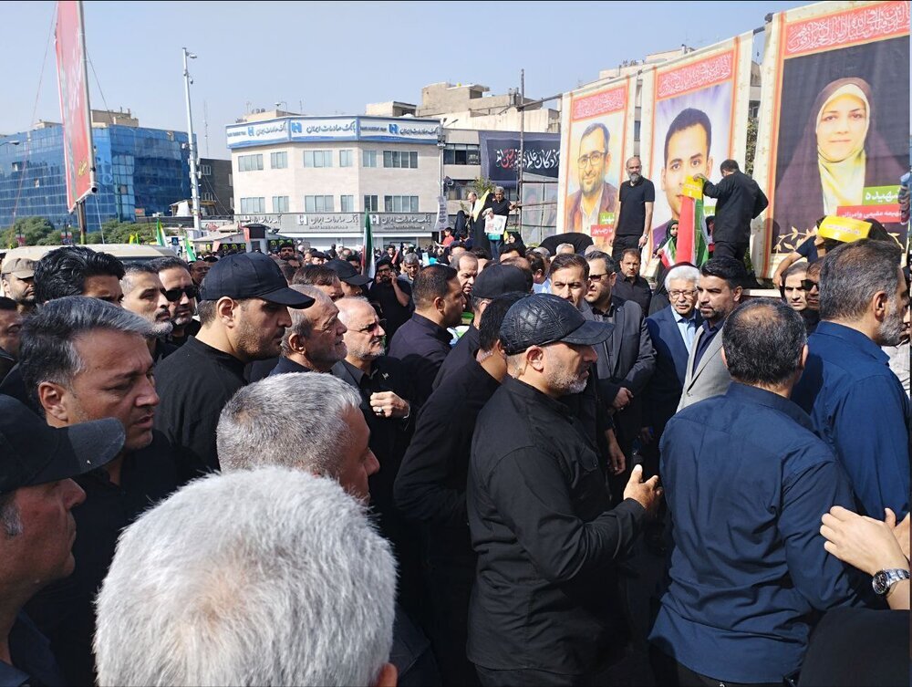 آغاز مراسم تشییع شهدای اقتدار در تهران