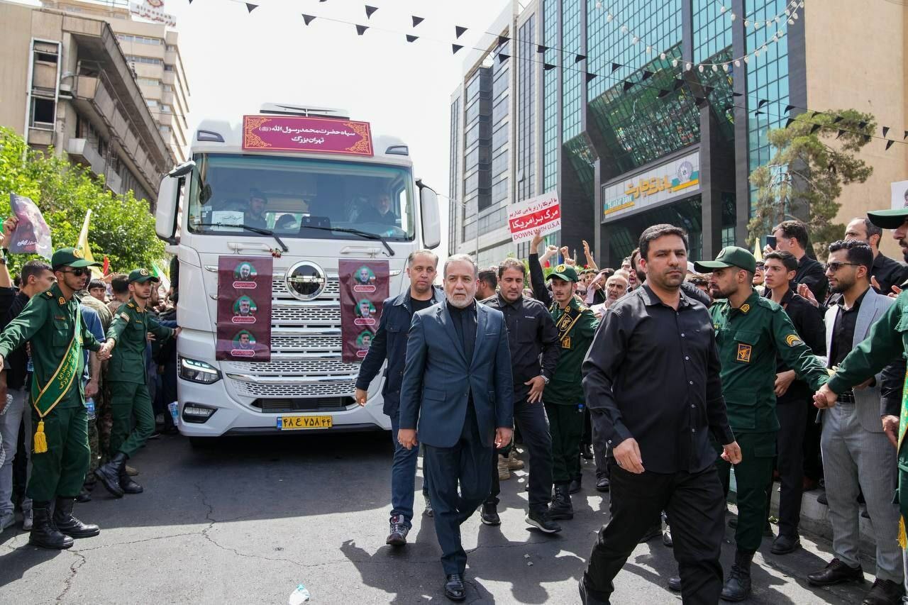 بدرقه با شکوه پیکر شهیدان وطن