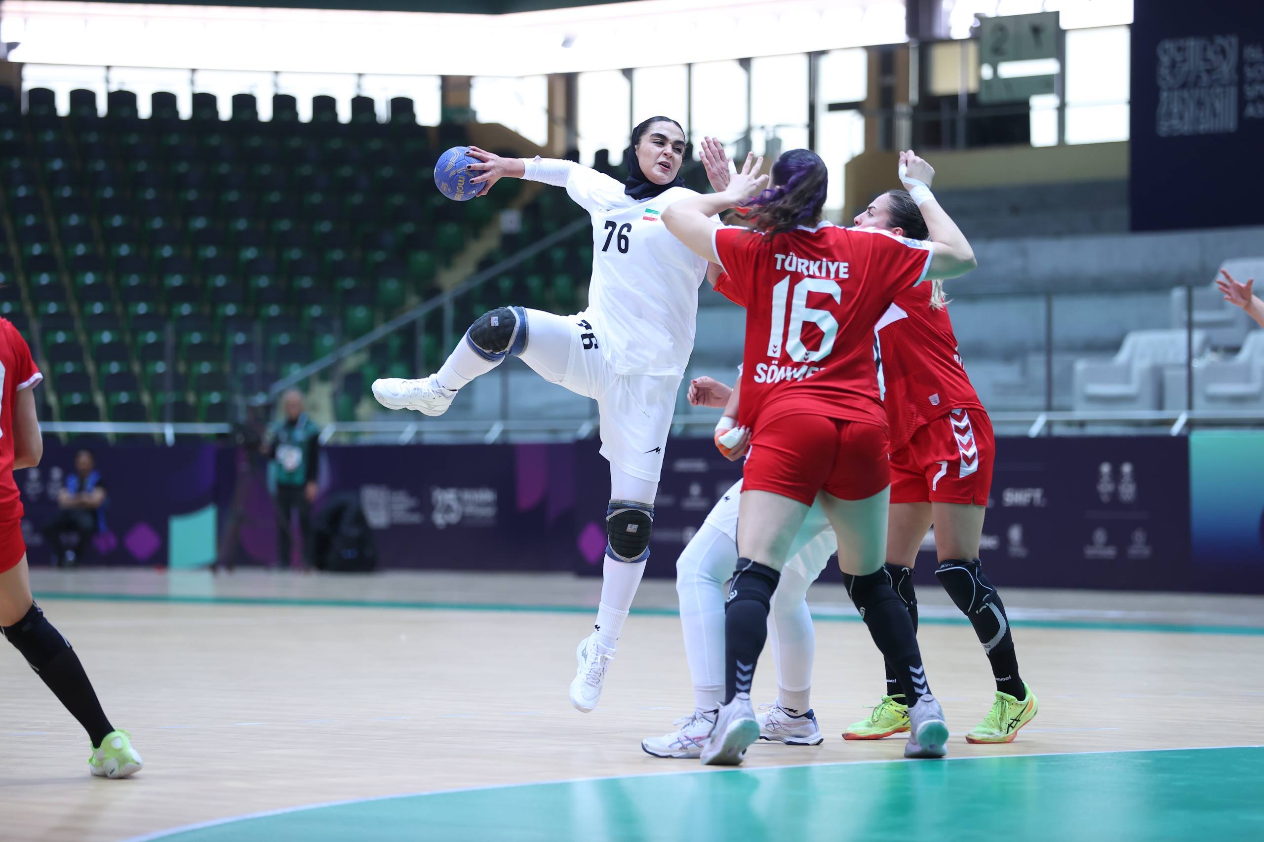 زنده از عربستان| مدال برنز والیبال زنان به ایران رسید