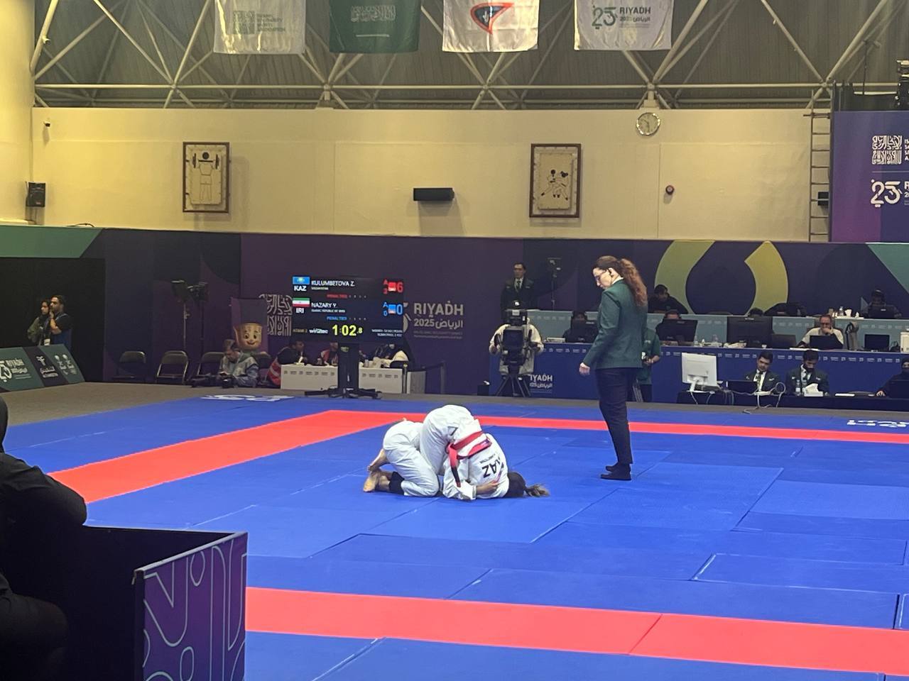 زنده از عربستان| شگفتی بزرگ در کشتی آزاد، شکست قاسم&zwnj;پور در اولین دیدار