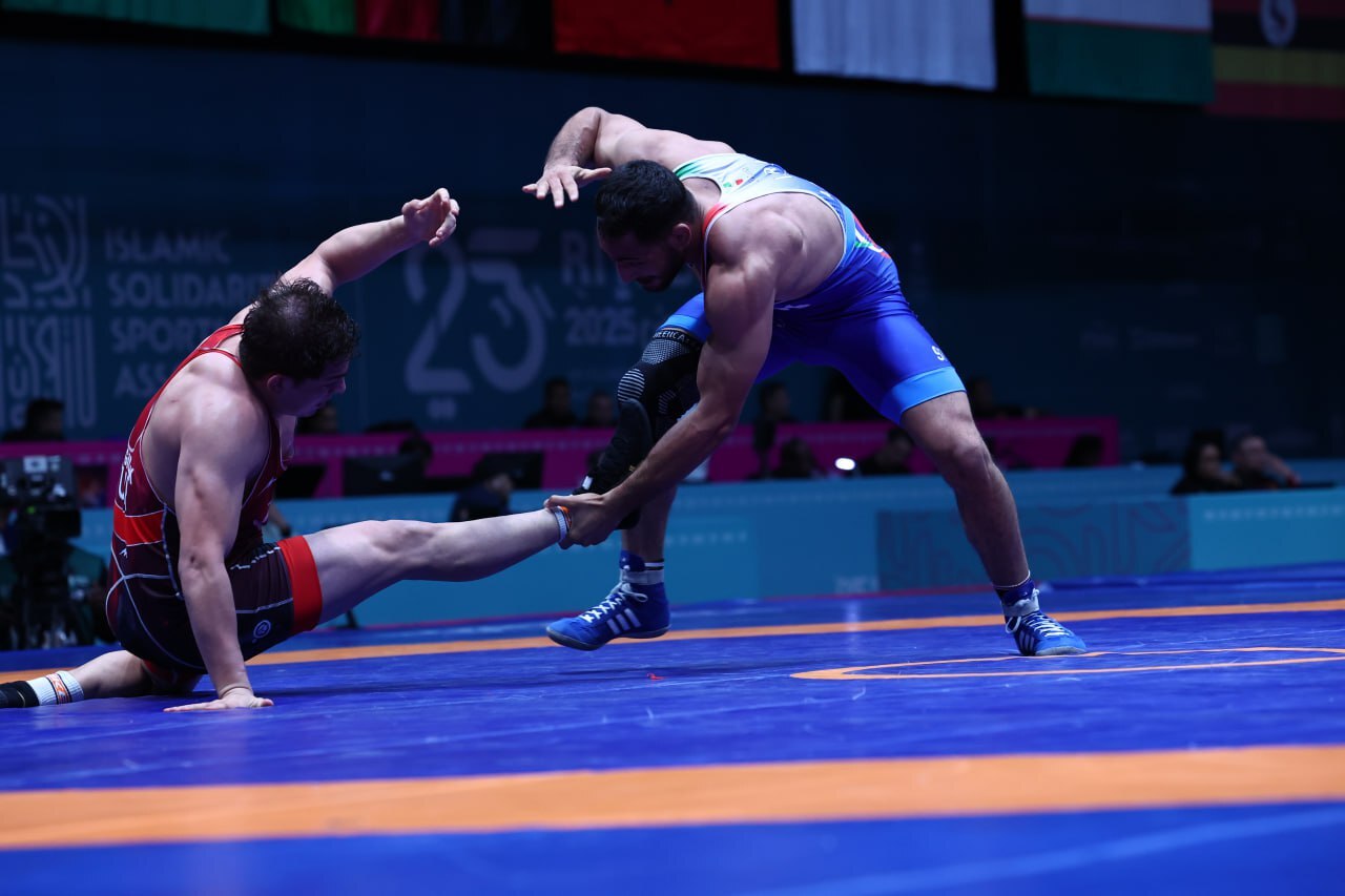 زنده از عربستان| شگفتی بزرگ در کشتی آزاد، شکست قاسم&zwnj;پور در اولین دیدار