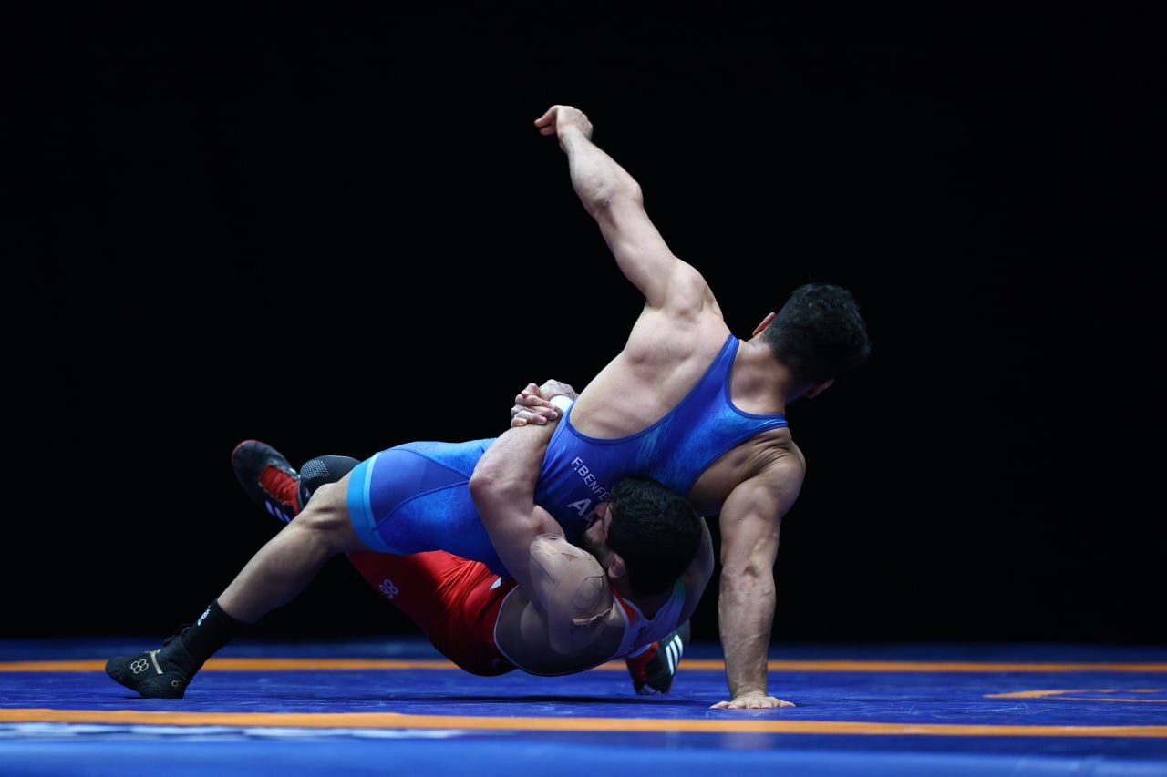 زنده از عربستان| شگفتی بزرگ در کشتی آزاد، شکست قاسم&zwnj;پور در اولین دیدار