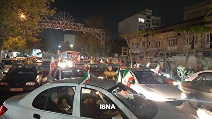 عکس: مراسم خودرویی شب ۱۲ فروردین در میدان خراسان