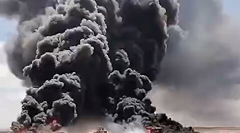 تصاویر به آتش کشیدن مسیر دور زدن تنگه هرمز