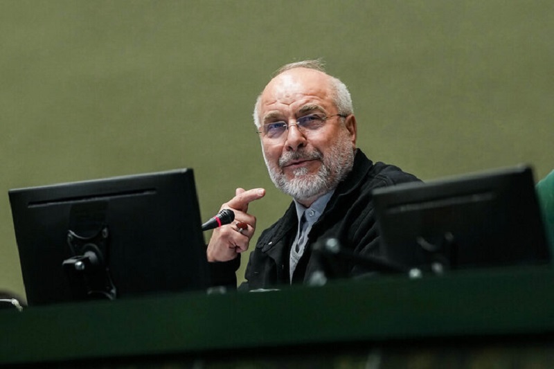 واکنش قالیباف به اخراج فرماندهان باتجربهٔ ارتش آمریکا