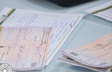 تعلیق نصفه‌نیمه محرومیت‌های چک برگشتی/ حساب‌ها همچنان مسدود می‌شود/ انتظار برای بخشنامه جدید بانک مرکزی