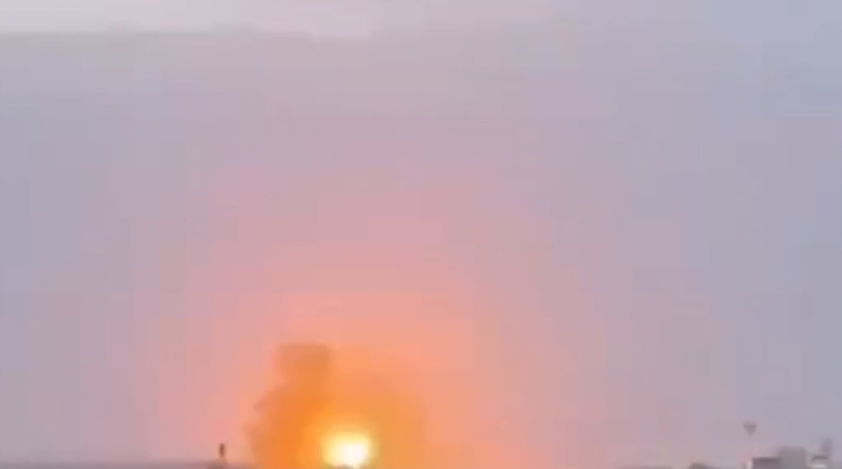 تصاویر انهدام تاسیسات نفتی بحرین