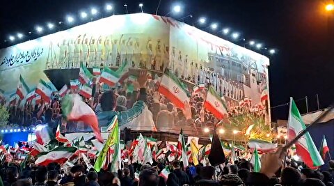 اجرای خواننده‌ حشدالشعبی عراق در میدان انقلاب!