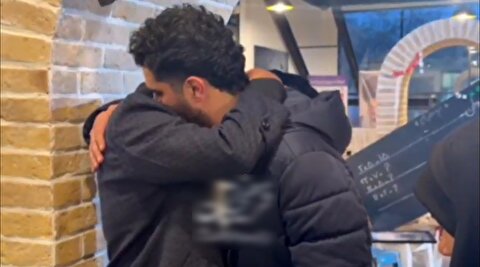 دیدار سینا مهراد با خانواده شهدای مدرسه شجره طیبه میناب