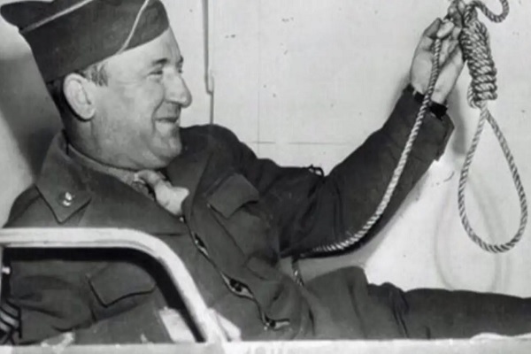 نورنبرگ؛ تحمیق عجیب و غریب مخاطب/وقتی با سینما روی جنایتت سرپوش میگذاری و قهرمان میشوی! نورنبرگ؛ تحمیق عجیب و غریب مخاطب/وقتی با سینما روی جنایتت سرپوش میگذاری و قهرمان میشوی!