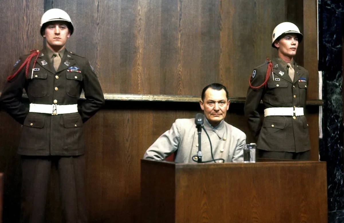 نورنبرگ؛ تحمیق عجیب و غریب مخاطب/وقتی با سینما روی جنایتت سرپوش میگذاری و قهرمان میشوی! نورنبرگ؛ تحمیق عجیب و غریب مخاطب/وقتی با سینما روی جنایتت سرپوش میگذاری و قهرمان میشوی!