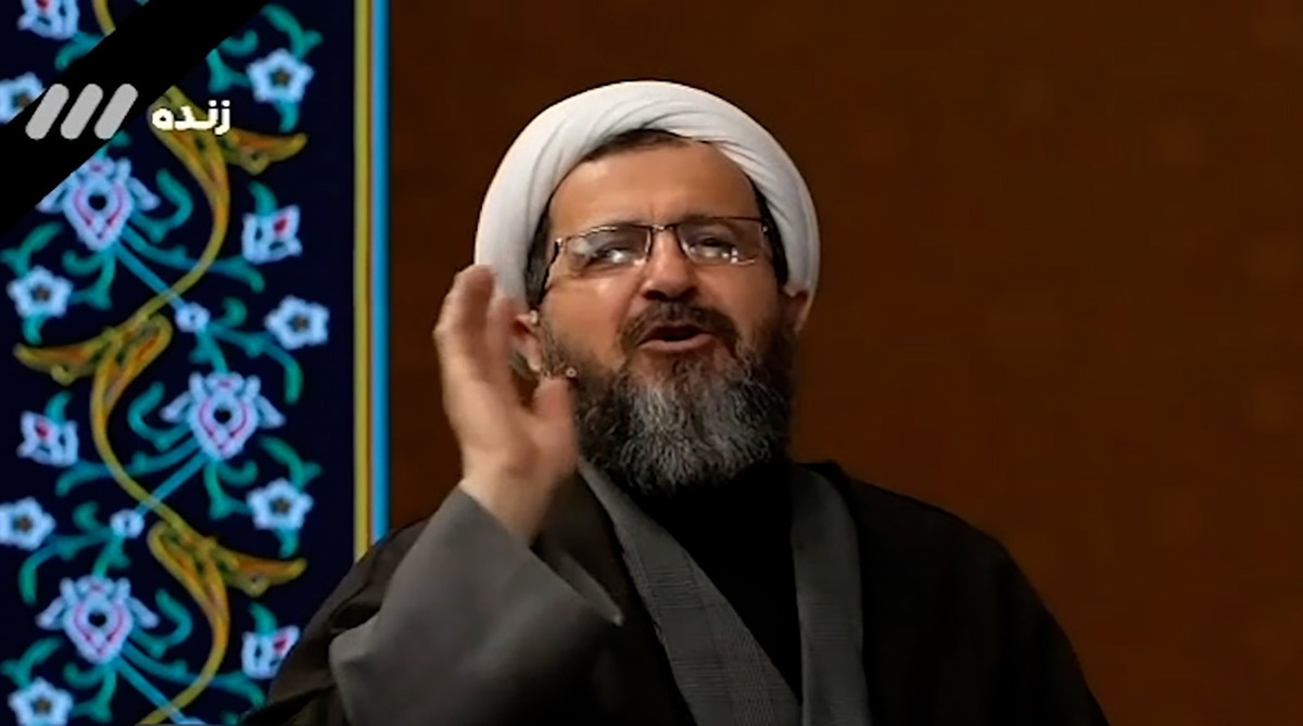 واکنش نجم الدین شریعتی و  روحانی مهمانش به بمباران حین برنامه