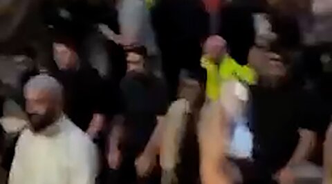 تصاویر حمله وحشیانه به نمازگزاران