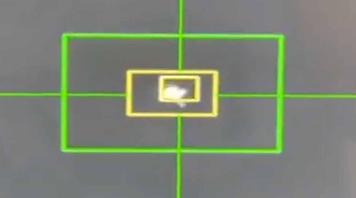 لحظه هدف قرار دادن اف 15 آمریکا توسط پدافند ایران