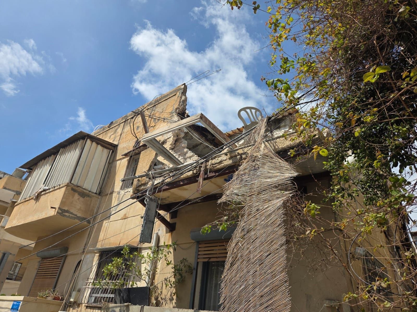 آثار حملات امروز به نقاط مختلف اسرائیل آثار حملات امروز به نقاط مختلف اسرائیل