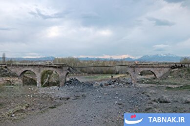 عکس: حمله هوایی به پل راه‌آهن امین آباد زنجان
