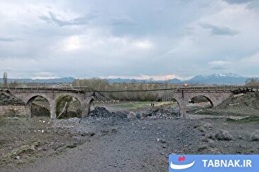 عکس: حمله هوایی به پل راه‌آهن امین آباد زنجان