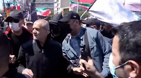 تصاویر حضور پزشکیان در مراسم چهلمین روز شهادت رهبر انقلاب