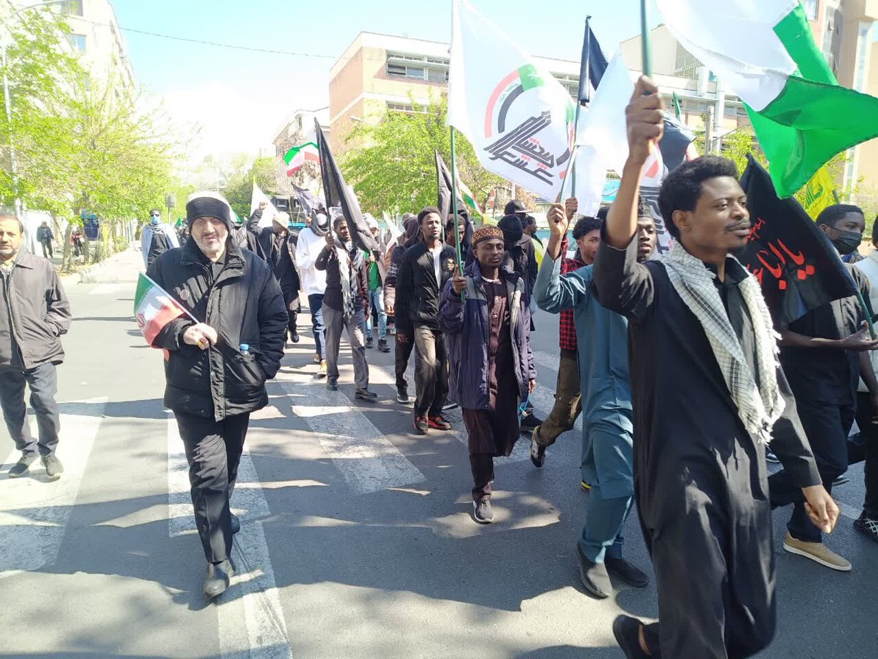 پیروان شیخ ابراهیم زکزاکی در مراسم راهپیمایی اربعین شهادت سید علی خامنه&zwnj;ای در تهران شرکت کردند