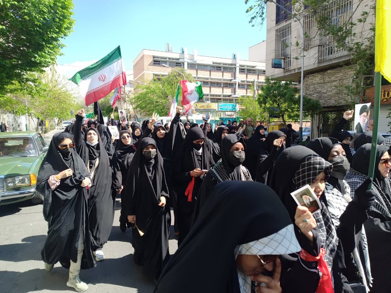 پیروان شیخ ابراهیم زکزاکی در مراسم راهپیمایی اربعین شهادت سید علی خامنه&zwnj;ای در تهران شرکت کردند