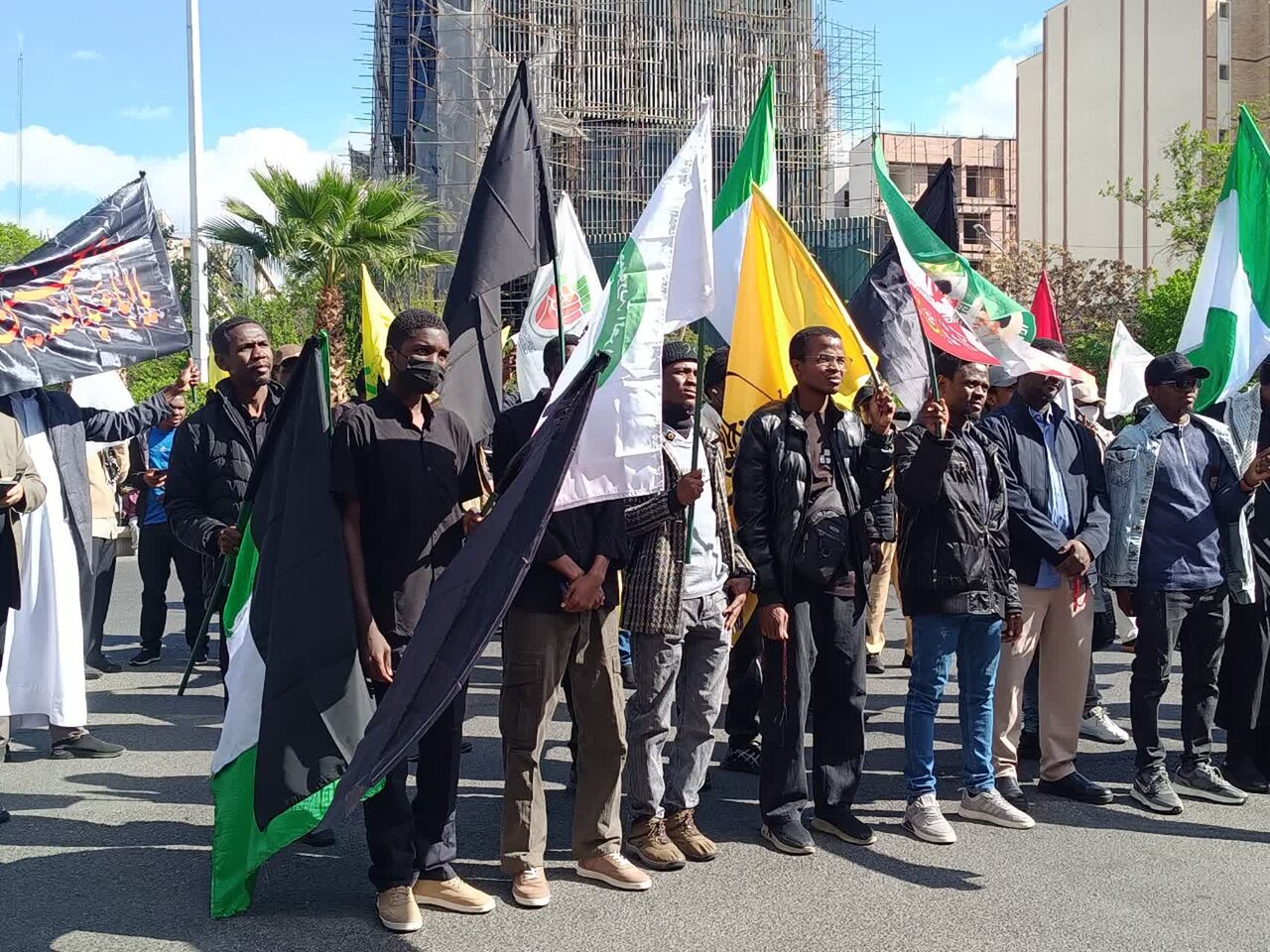 پیروان شیخ ابراهیم زکزاکی در مراسم راهپیمایی اربعین شهادت سید علی خامنه&zwnj;ای در تهران شرکت کردند