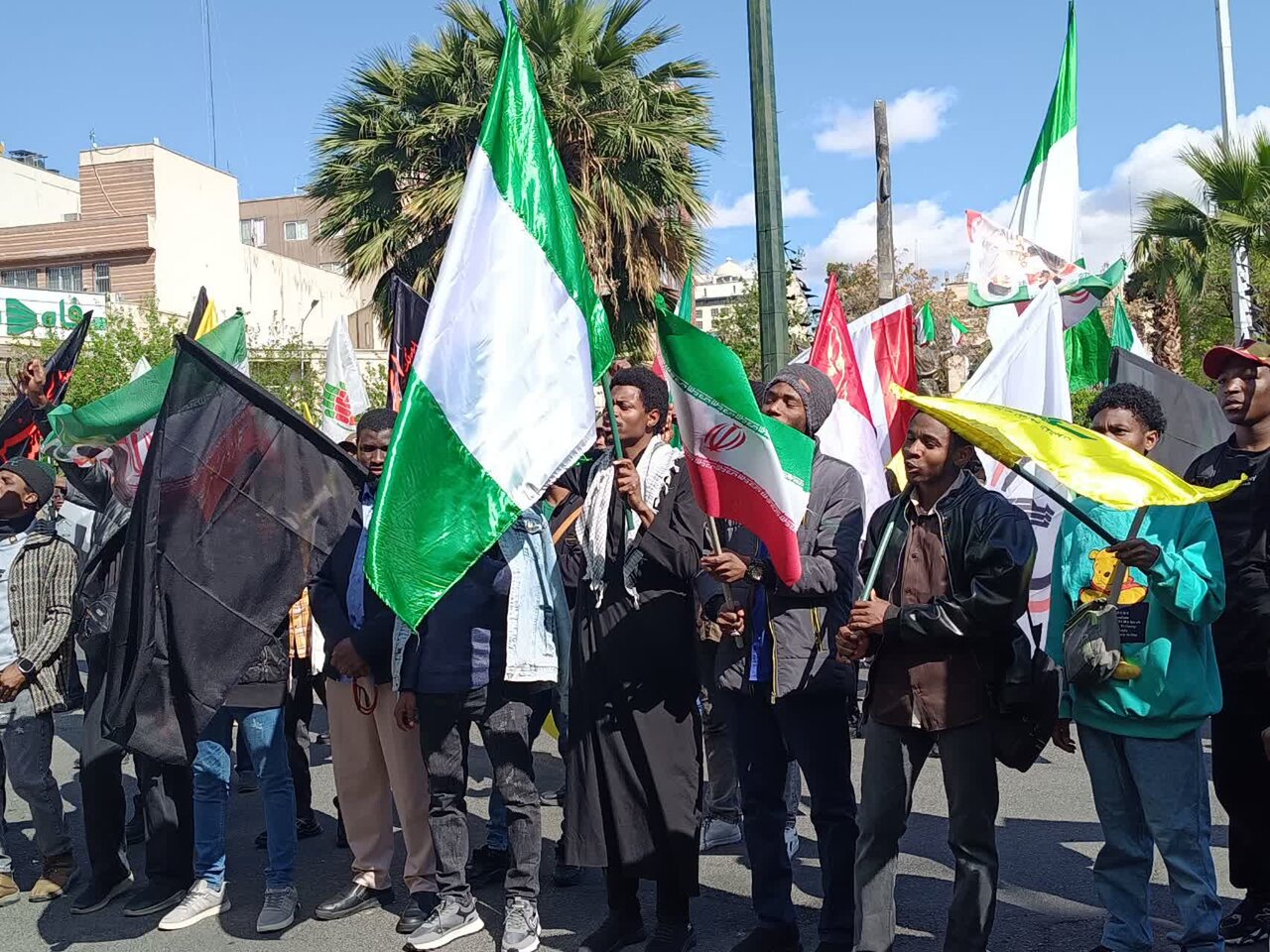 پیروان شیخ ابراهیم زکزاکی در مراسم راهپیمایی اربعین شهادت سید علی خامنه&zwnj;ای در تهران شرکت کردند