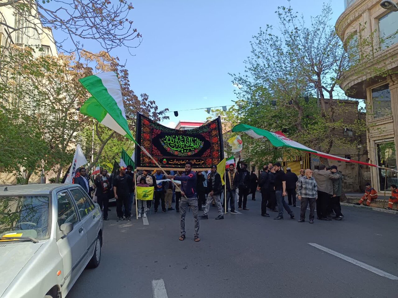 پیروان شیخ ابراهیم زکزاکی در مراسم راهپیمایی اربعین شهادت سید علی خامنه&zwnj;ای در تهران شرکت کردند