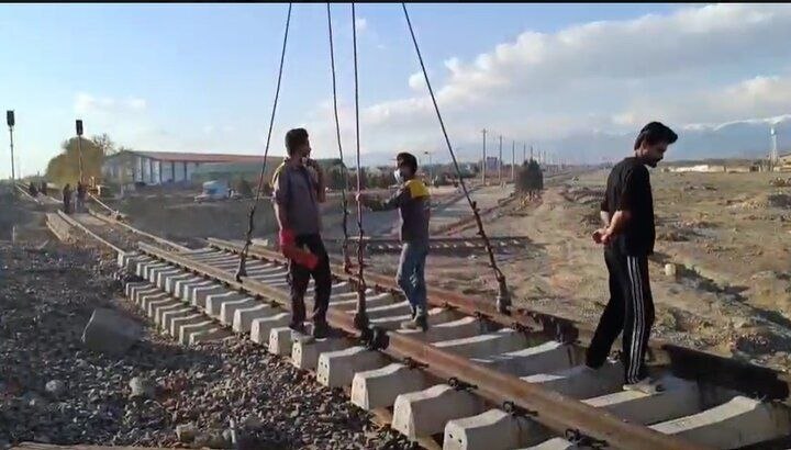 ترمیم پل راه‌آهن چهارباغ، ۴۸ ساعت پس از حمله دشمن