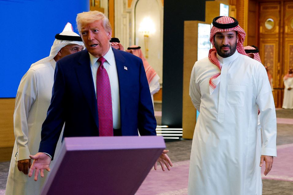 فشار عربستان بر ترامپ برای پایان محاصره تنگه هرمز