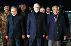 حاشیه ای مجازی از مذاکرات اسلام آباد؛ جمهوری اسلامی و بیسوادهایش!