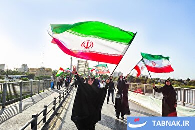 عکس: پناهِ پرچم