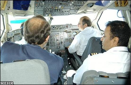 پرواز شهید لاریجانی به خلبانی محمدباقر قالیباف