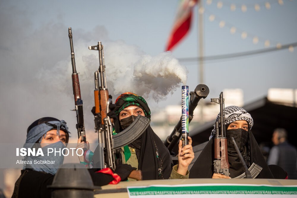 تصویری پربازدید از رزمایش دختران جان فدای ایران