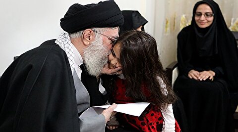 خاطره آرمیتا از همستری که تیم حفاظت رهبر شهید اجازه ورودش را نداد!