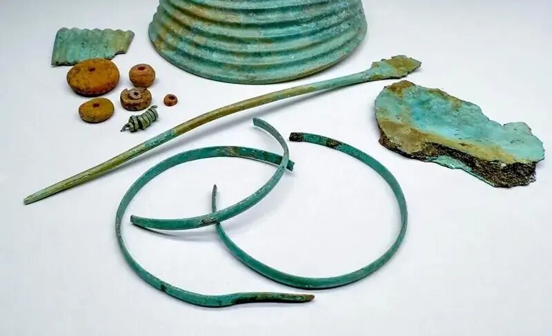 کشف گنجینۀ ۳۵۰۰ ساله در جریان ساخت توربین بادی | عکس