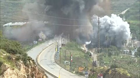 لحظات انهدام پل «القاسمیه» در جنوب لبنان