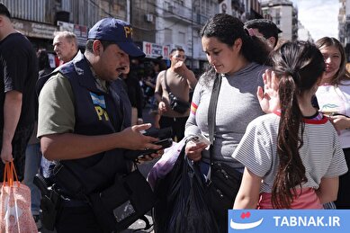 عکس: یورش پلیس آرژانتین به مغازه‌های مهاجران