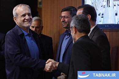 عکس: بازدیدهای میدانی رئیس جمهور از وزارتخانه‌ها