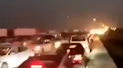 تصاویر فرار کویتی‌ها به عربستانجنگ  از ترس نشت رادیواکتیو!