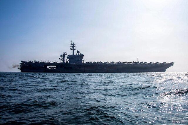 ناو آبراهام لینکلن مجبور به تغییر موقعیت شد