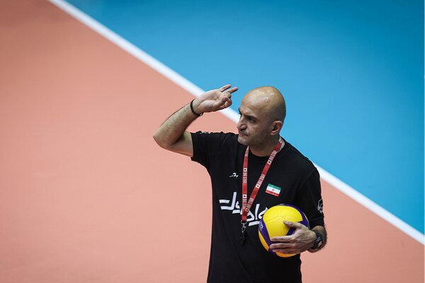 سرمربی سابق استقلال مجروح شد