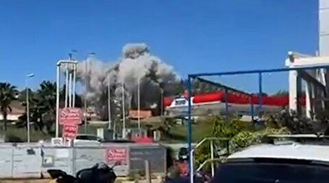 نمایی نزدیک از محل اصابت موشک ایرانی به بیت‌شمش